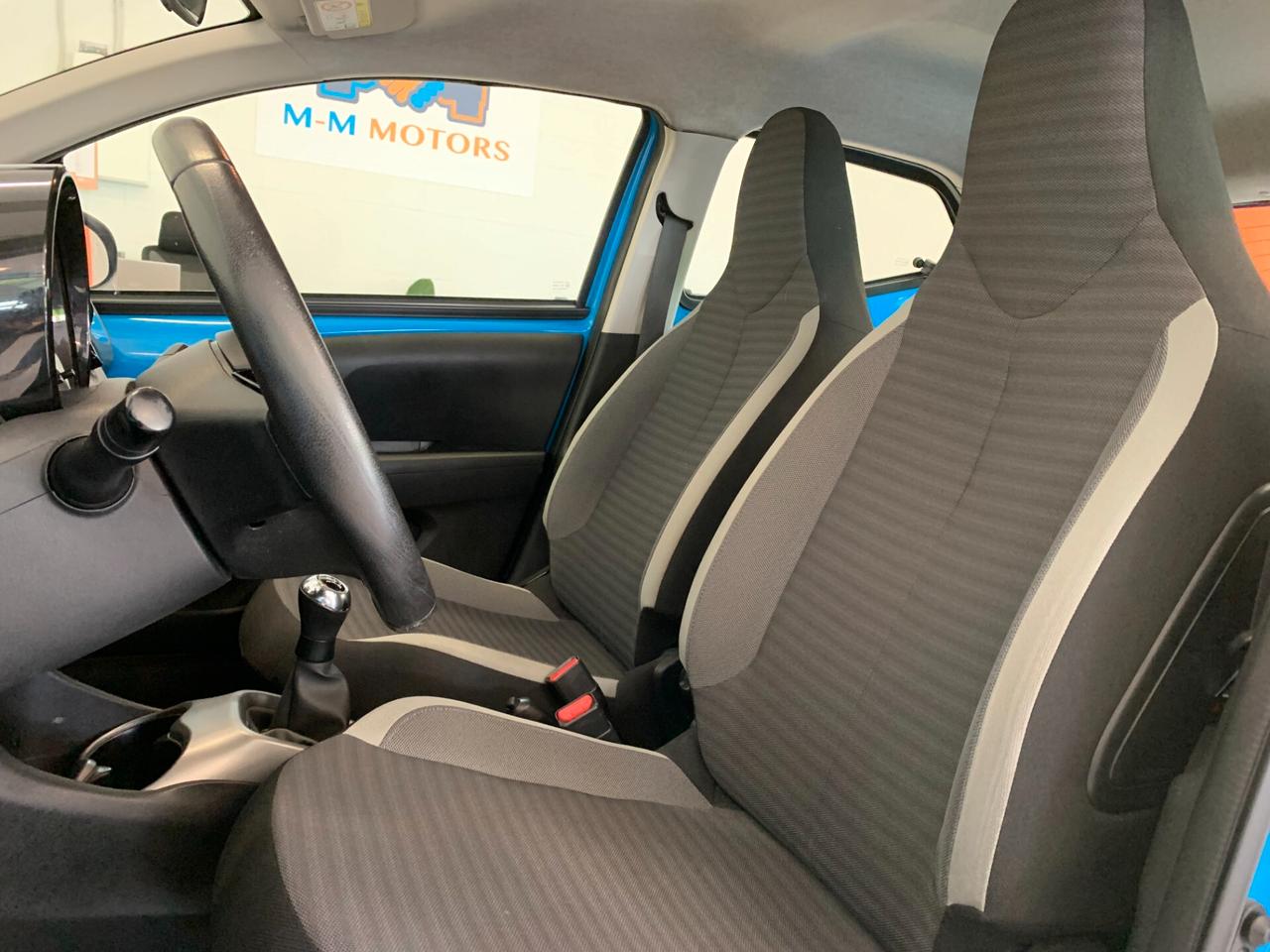Toyota Aygo 1.0 VVT-i 69 CV 5 porte x-business