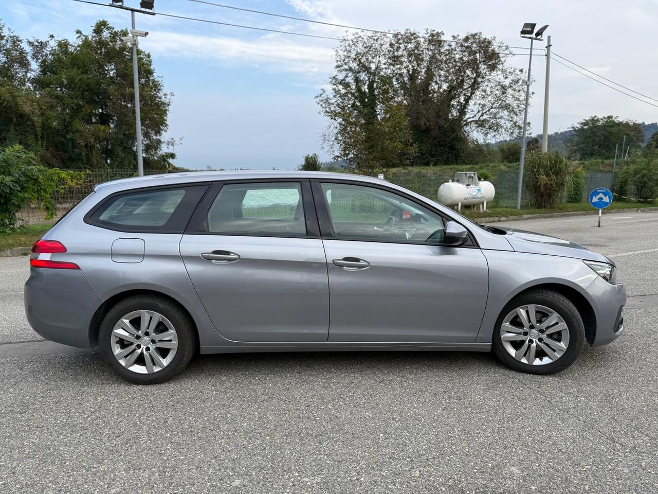 Peugeot 308 Active 1.5 Blue HDI 130