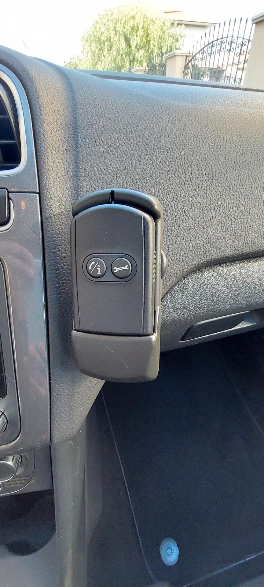 POLO 1,6 DIESEL 90 CV TELEFONO SENSORI COMANDI AL VOLANTE LEGA IMPECCABILE X NEOPATENTATI