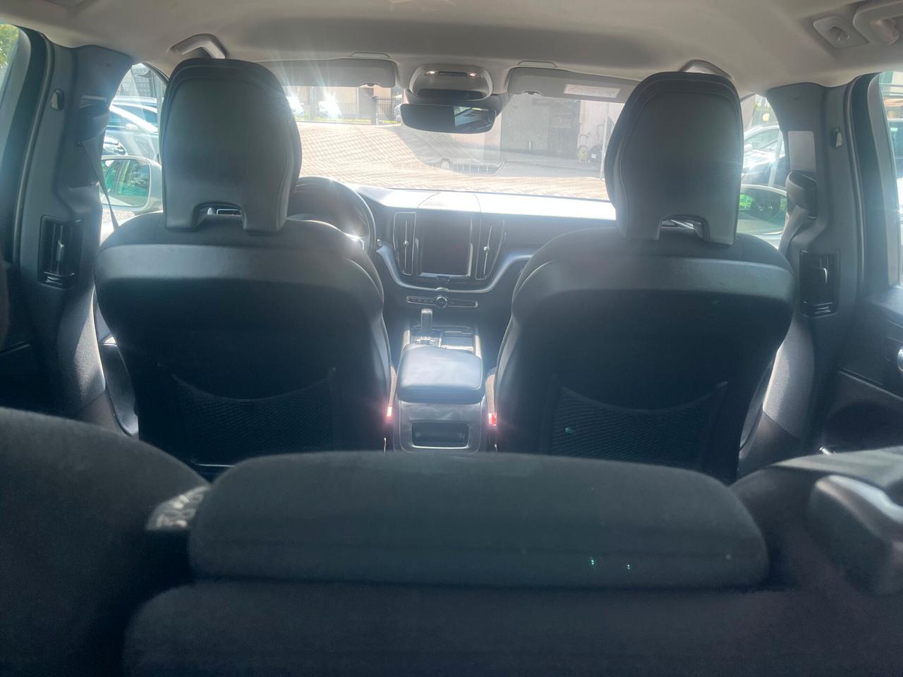 Volvo XC 60 B4 (d) AWD Geartronic Momentum motore rotto