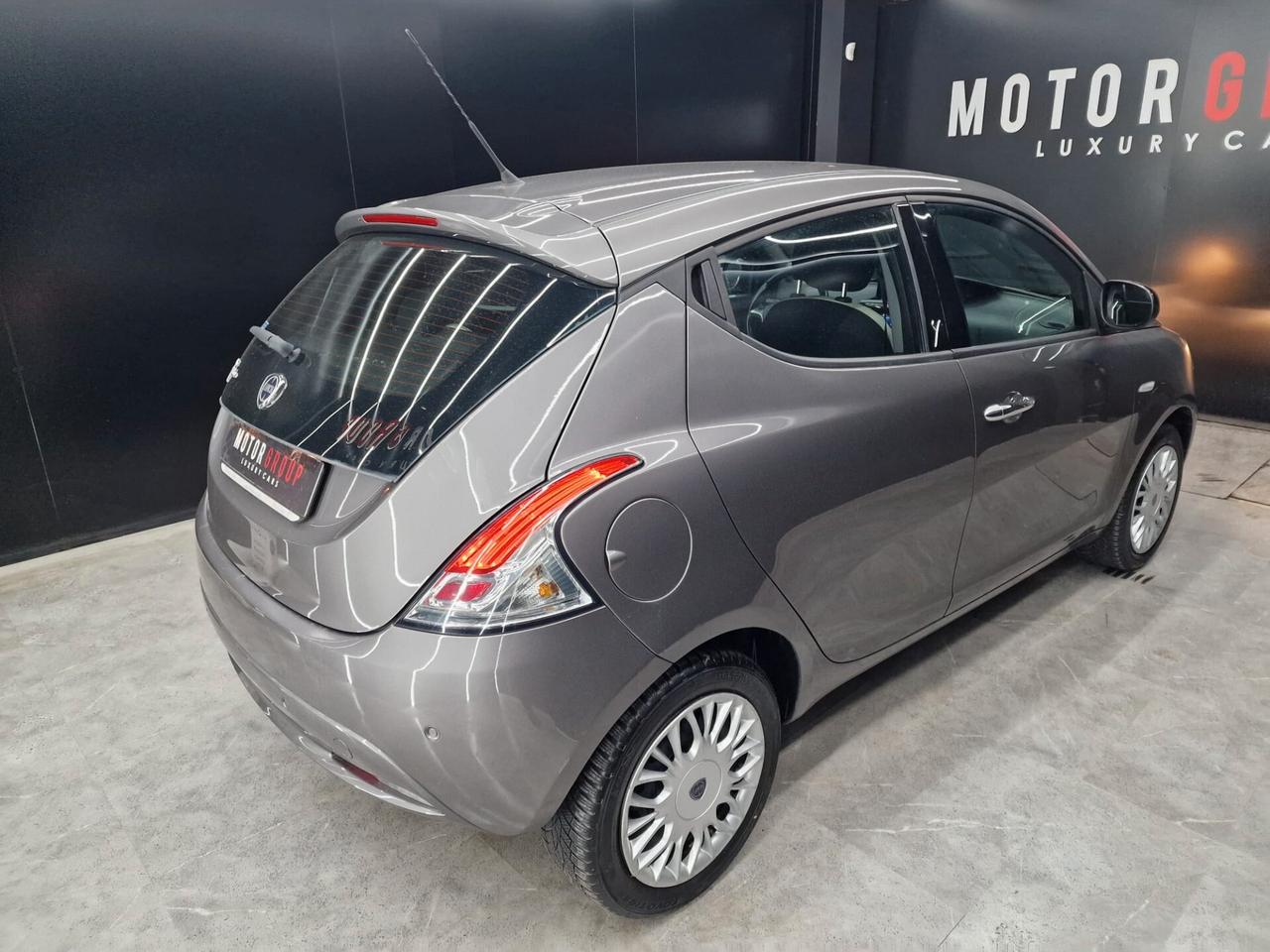 Lancia Ypsilon 1.2 69 CV 5 porte Platinum Gpl