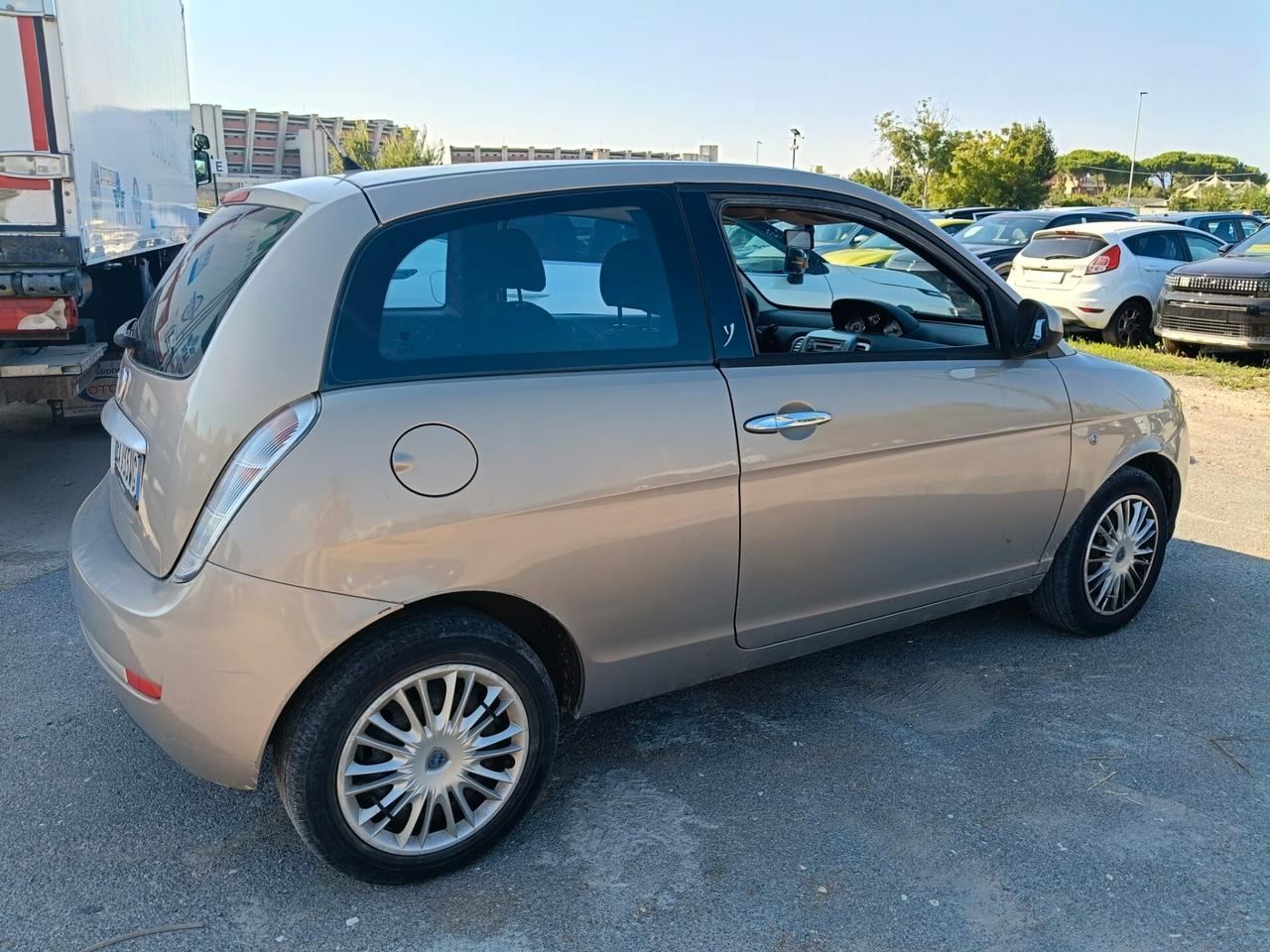 Lancia Ypsilon 1.2 Benzina - Neopatentati