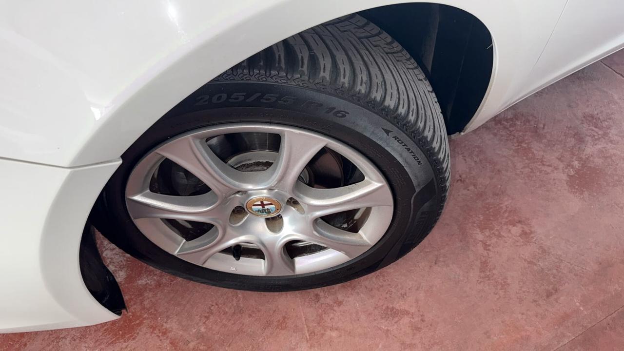 Alfa Romeo Giulietta 1.6 JTDm-2 105 CV Exclusive