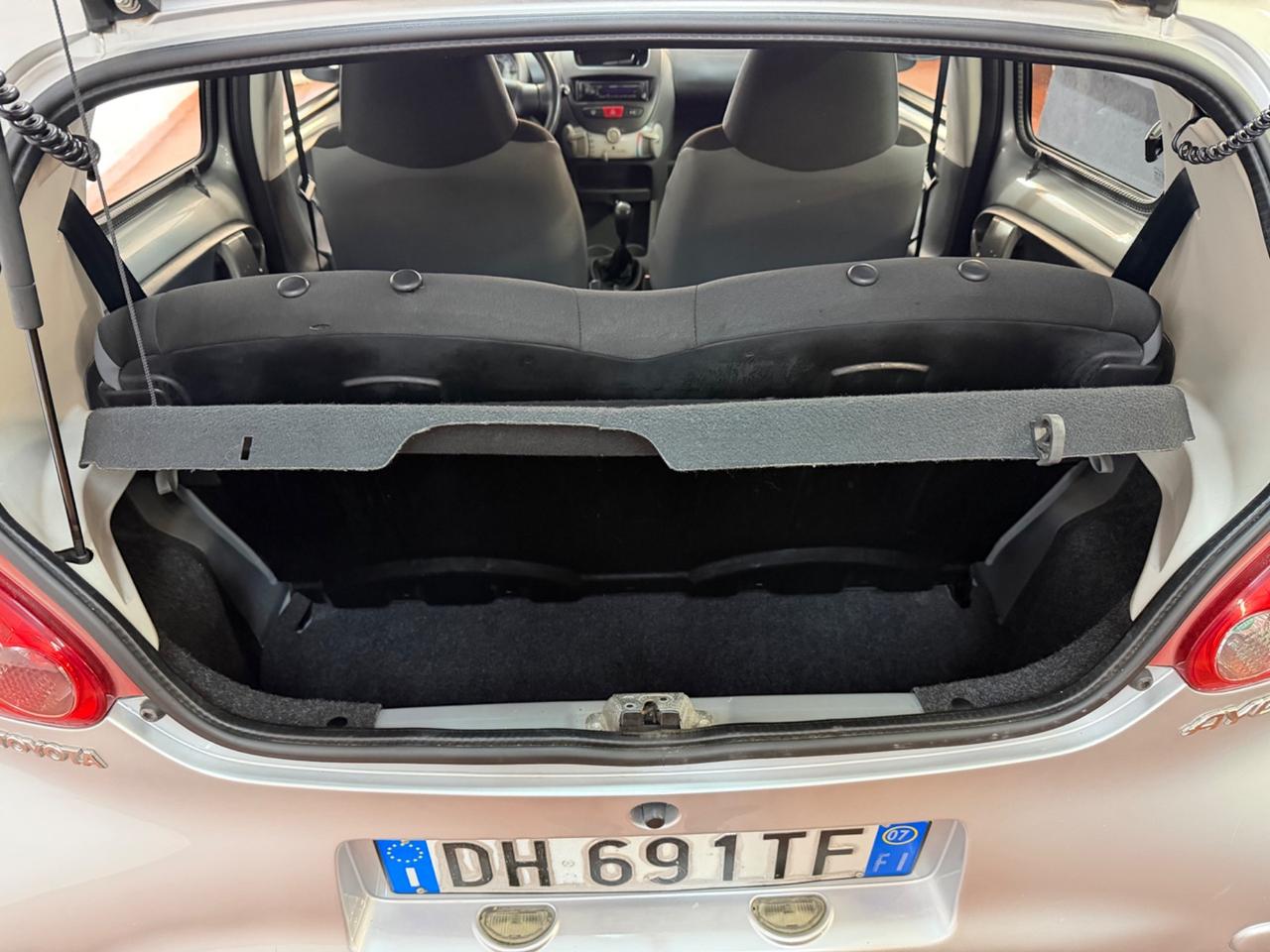 Toyota Aygo 1.0 12V VVT-i 5 porte Sol