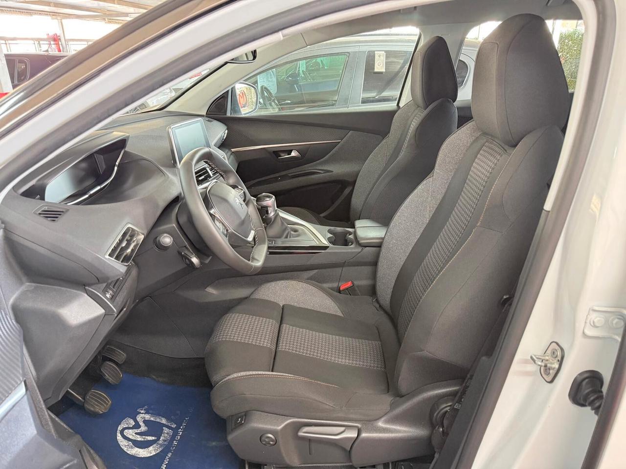 Peugeot 3008 BlueHDi 130cv S&S Business 2020