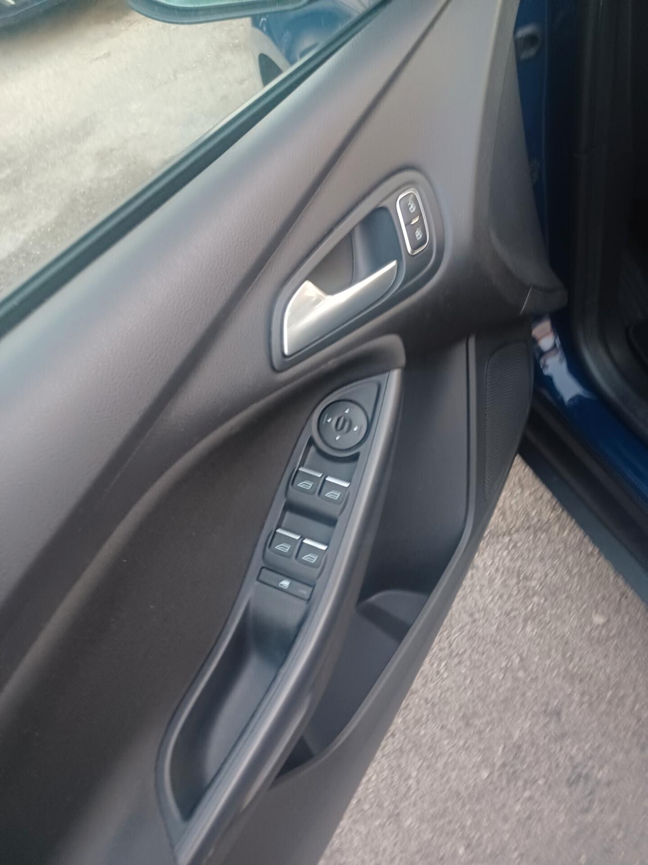 Ford Focus 1.0 100 CV PLUS ANNO 2015 EURO 6