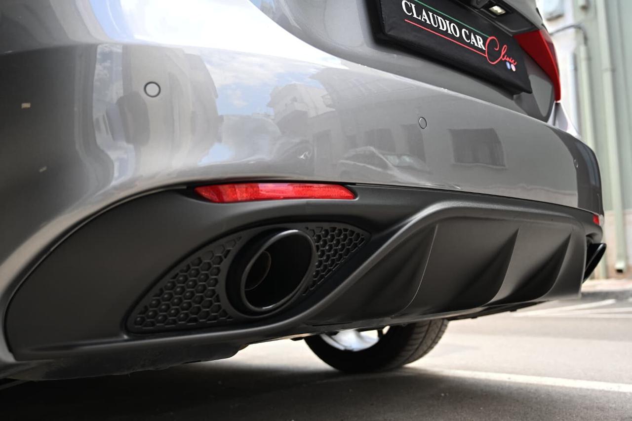 Alfa Romeo Giulia 2.2 Turbodiesel 210 CV AT8 AWD Q4 Veloce
