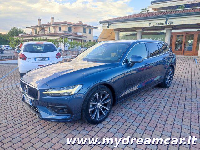 VOLVO V60 B4 (d) Geartronic Momentum Business Pro