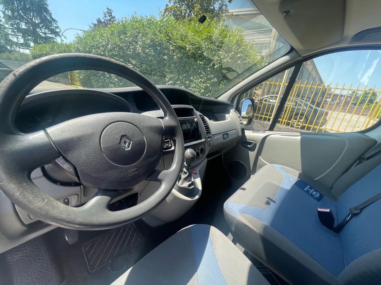 Renault Trafic 2.0 diesel, anno 2014, 220.000 km! Unico proprietario