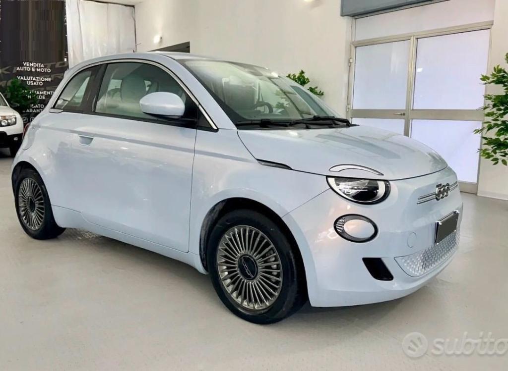 Fiat 500 E 100% elettrica La Prima My'21