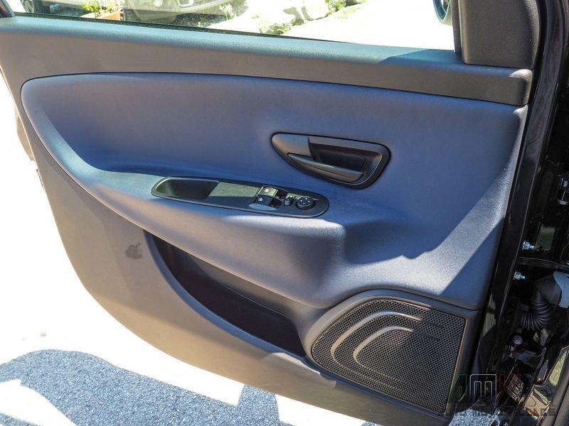 Lancia Ypsilon 1.0 FireFly 5 porte S&S Hybrid Platino PREZZO SENZA VINCOLI