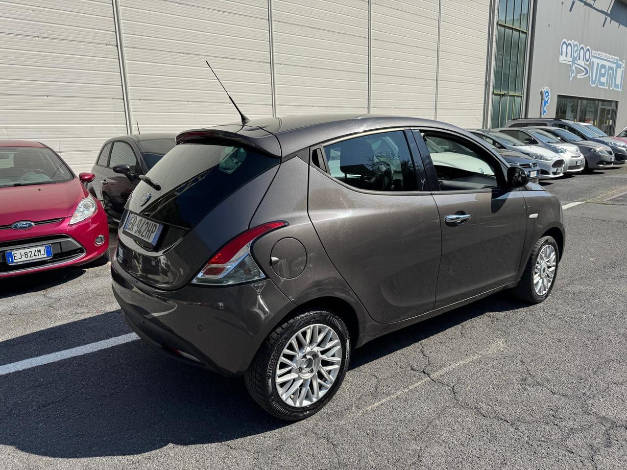 Lancia Ypsilon 0.9 TwinAir 85 CV 5 porte S&S DFN Platinum