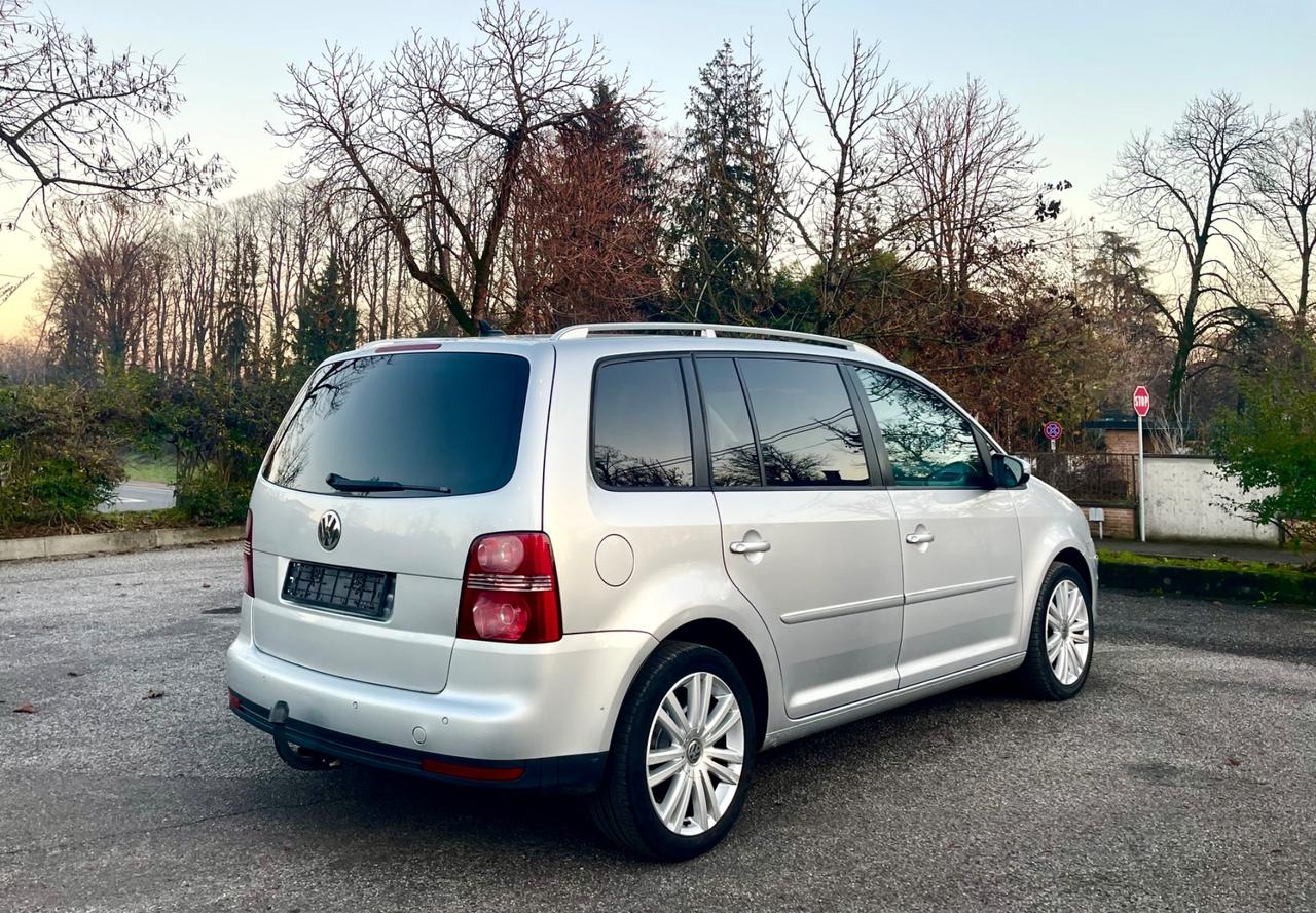 Volkswagen Touran 2.0 TDI 170 CV DSG Highline