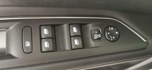 PEUGEOT 3008 BlueHDi 130 S&S EAT8 Allure