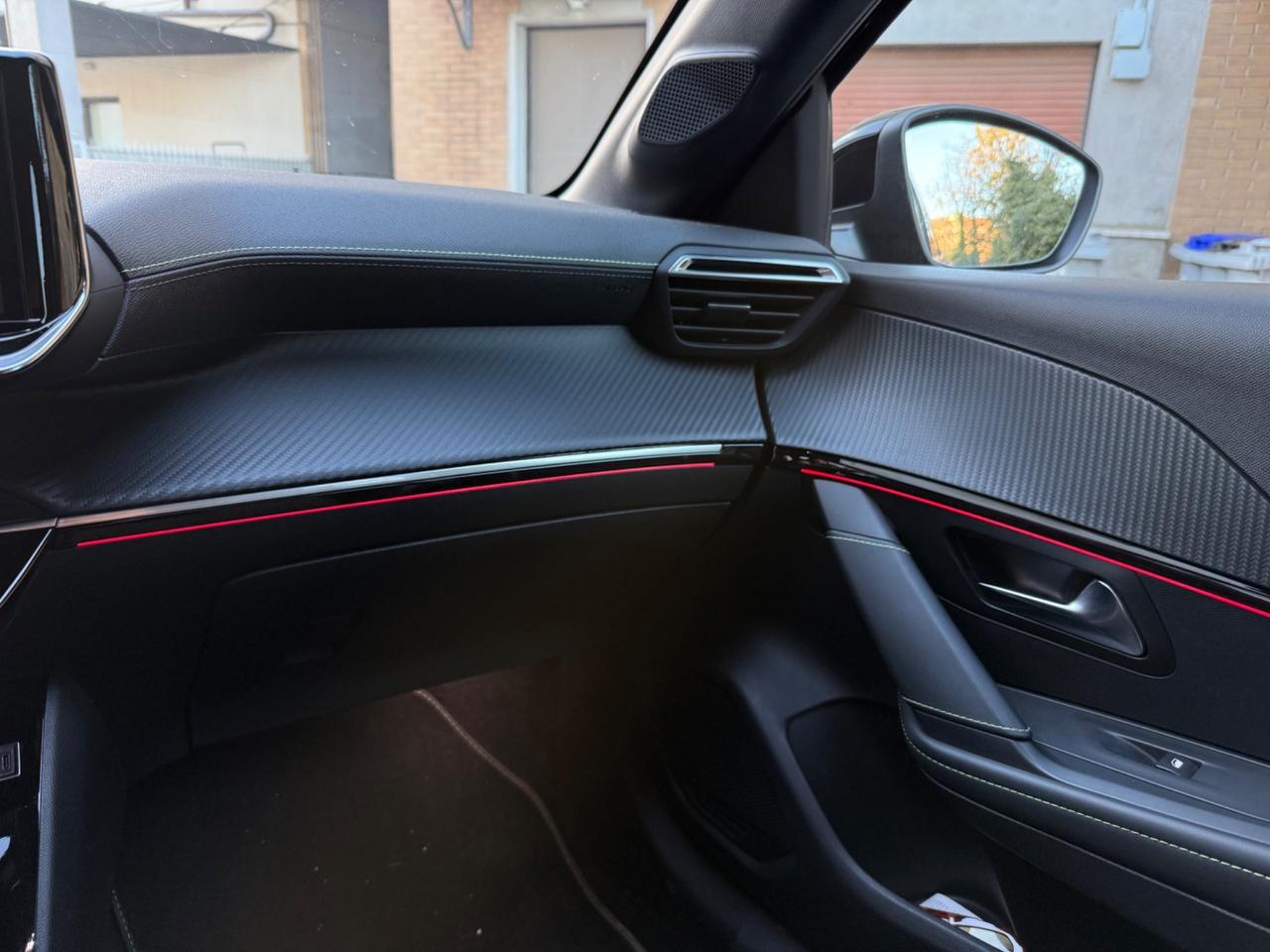 Peugeot 208 Hybrid 136 e-DCS6 GT