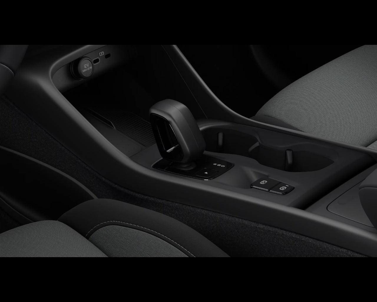 VOLVO XC40 CORE B3 AUTO PREZZO PROMO FINO A FINE MESE