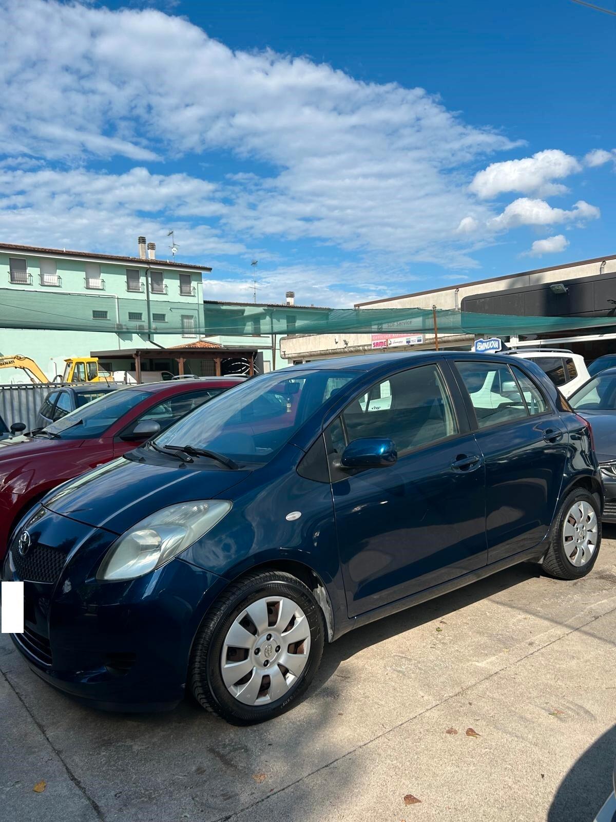 Toyota Yaris 1.0 5 porte Sol