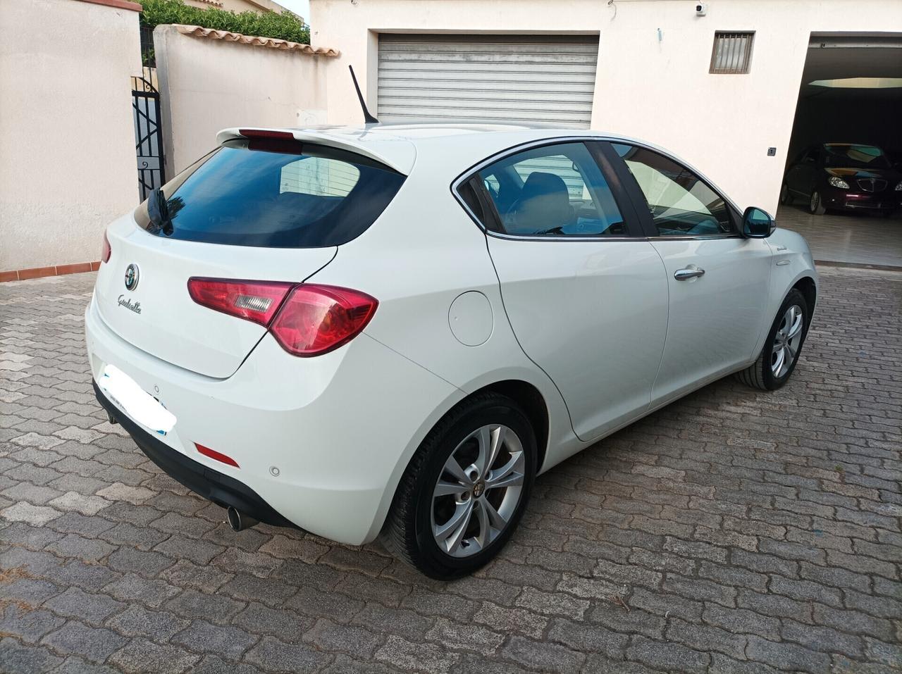 Alfa Romeo Giulietta 2.0 JTDm-2 140 CV Distinctive