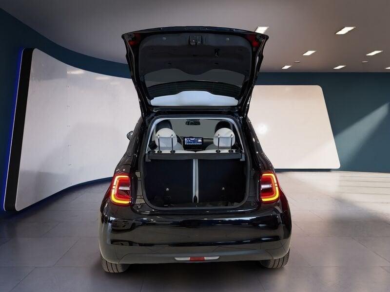 FIAT 500 elettrica Nuova Hatchback My23 La Nuova - La Prima By Bocelli Berlina