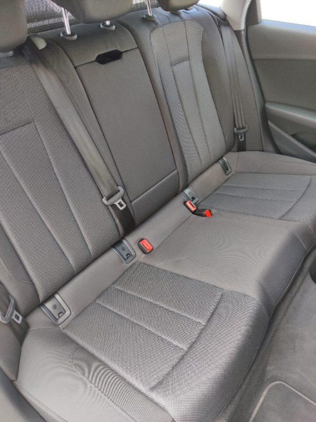 AUDI A4 Avant 30 TDI/136 CV S tronic Business