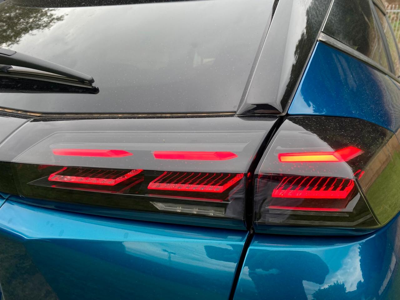 Peugeot 2008 PureTech 130 S&S EAT8 Allure