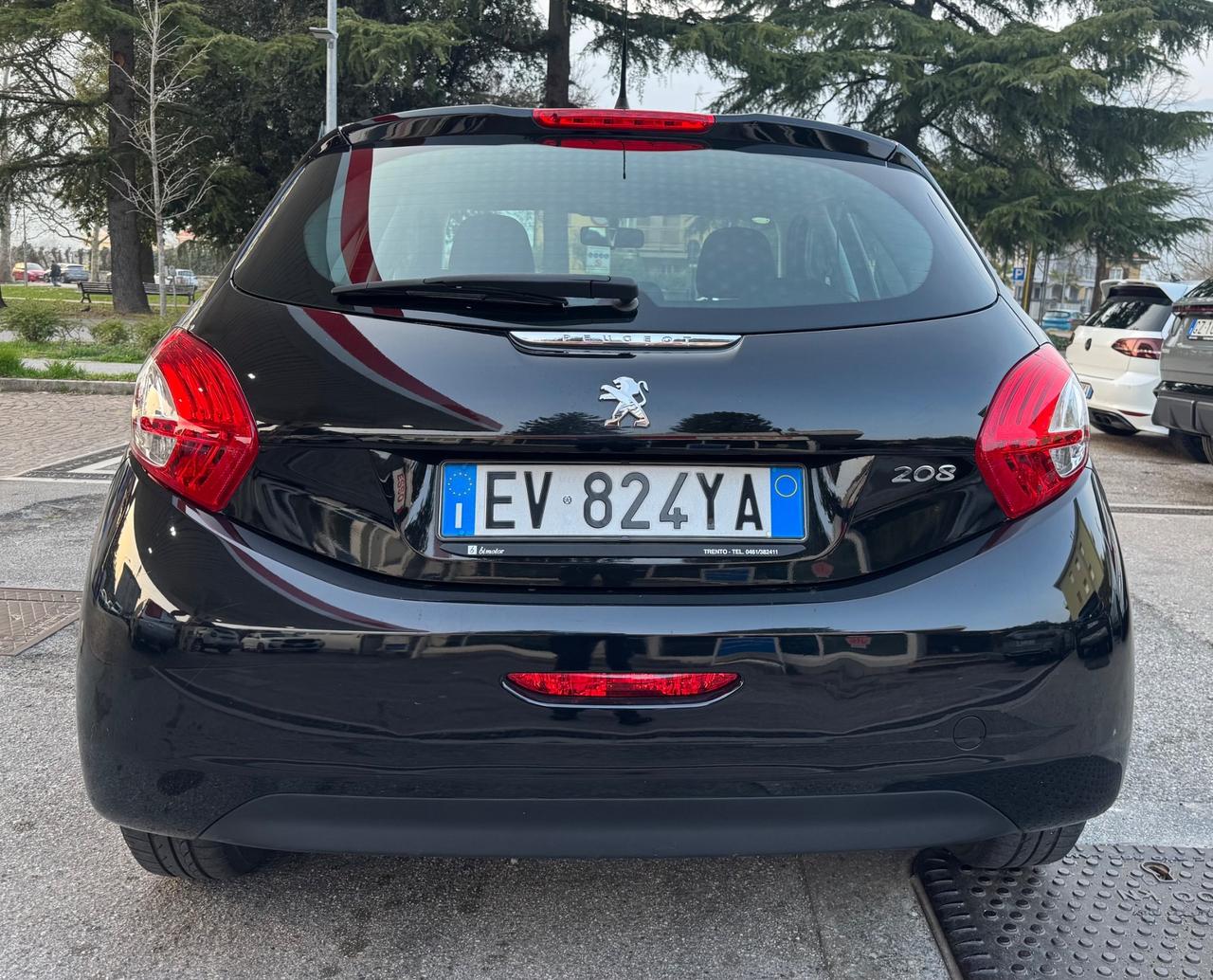 Peugeot 208 1.4 HDi 68 CV 5 porte Allure