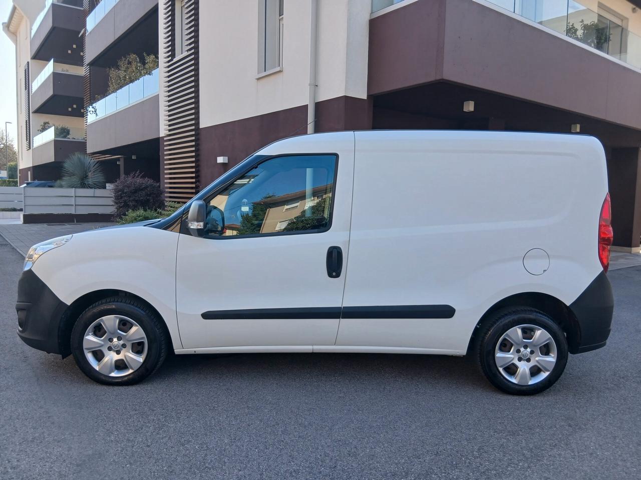 Opel Combo 1.6d pari al nuovo tuo ....IVA esposta tuo a €193 mese