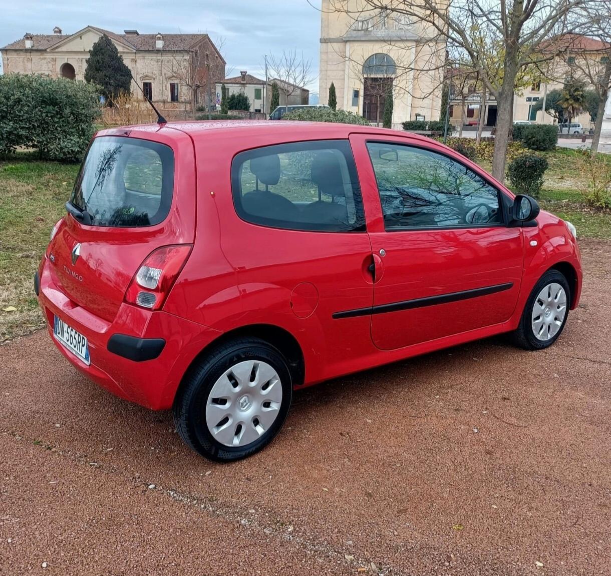Renault Twingo 1.2 neopatentati pronto uso