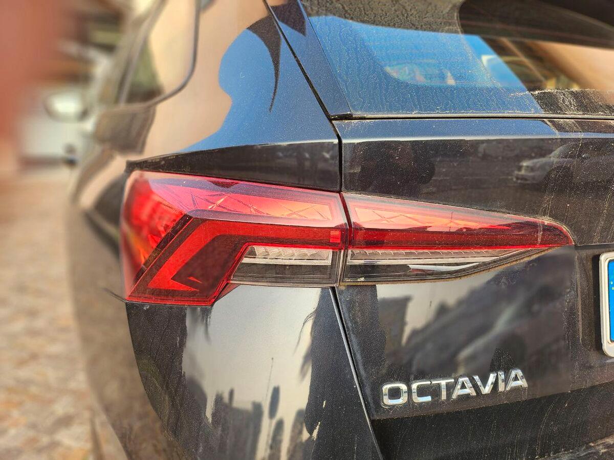 Skoda Octavia Station Wagon 1.5 e-tec Executive dsg