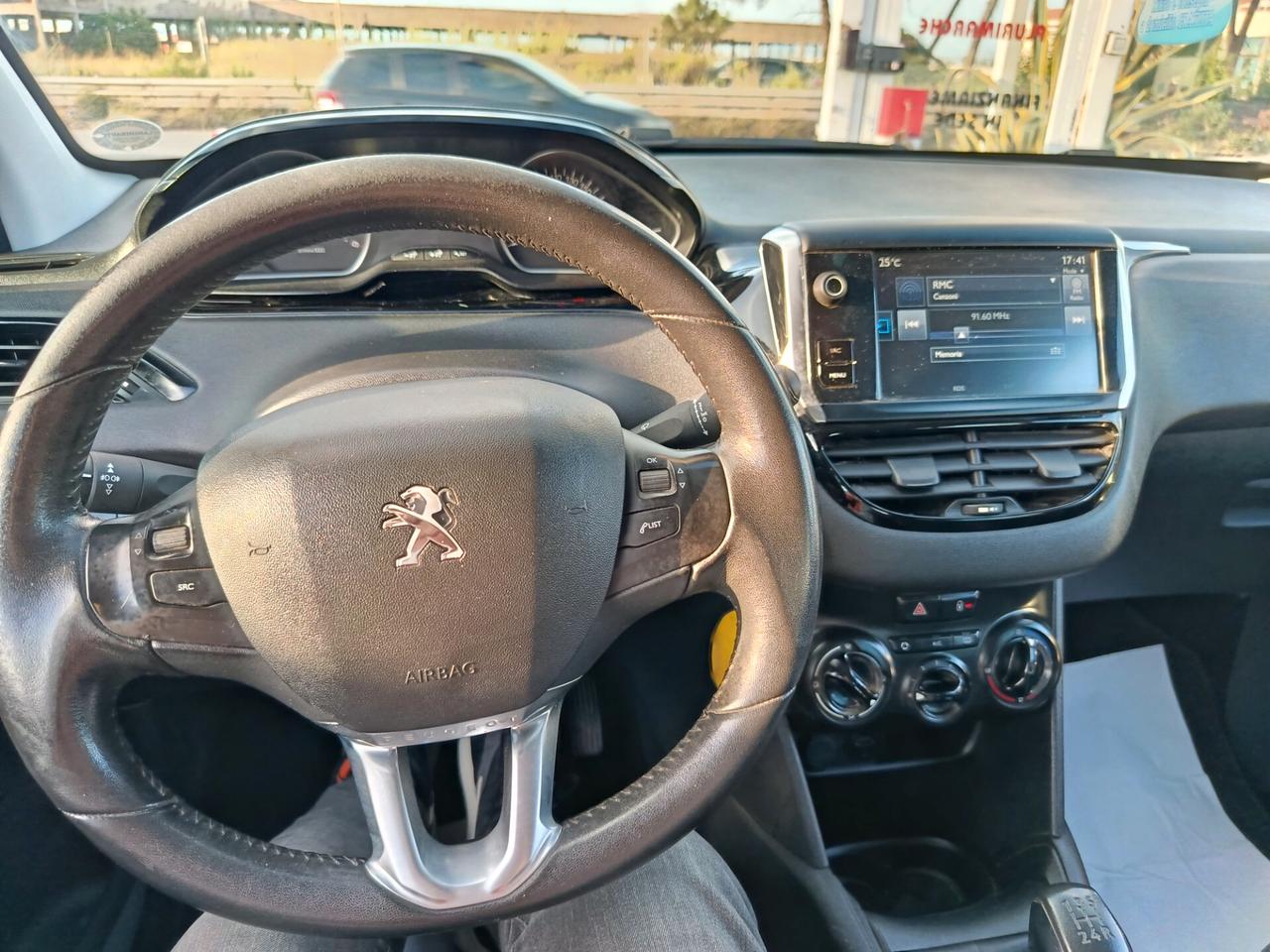 Peugeot 208 BlueHDi 75cv 5 porte Allure