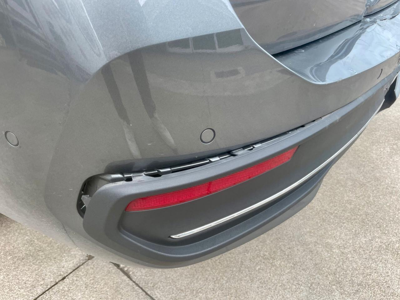 VW Passat Variant 2.0 TDI SCR EVO DSG Business * SINISTRATA*