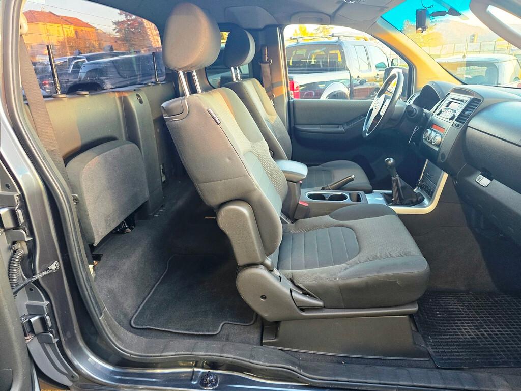 Nissan Navara 2.5 dCi 190CV King Cab LE DA VETRINA!