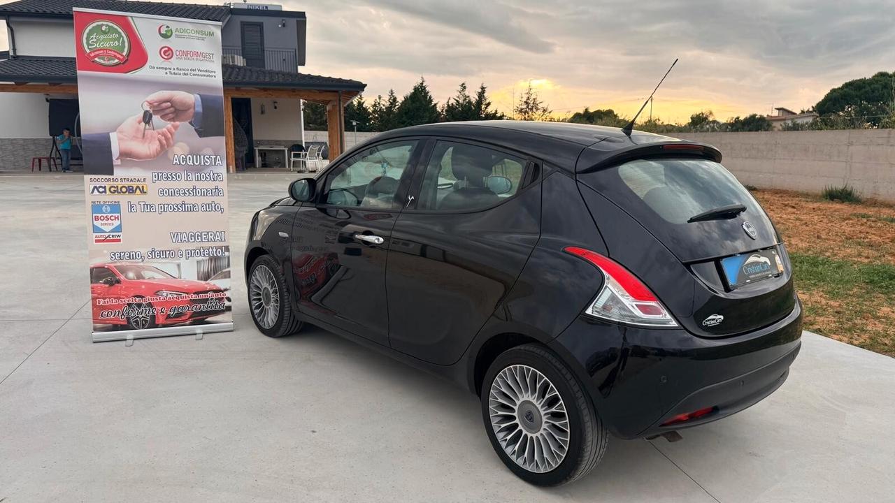 Lancia Ypsilon 1.3 MJT 16V 95 CV 5 porte S&S Silver