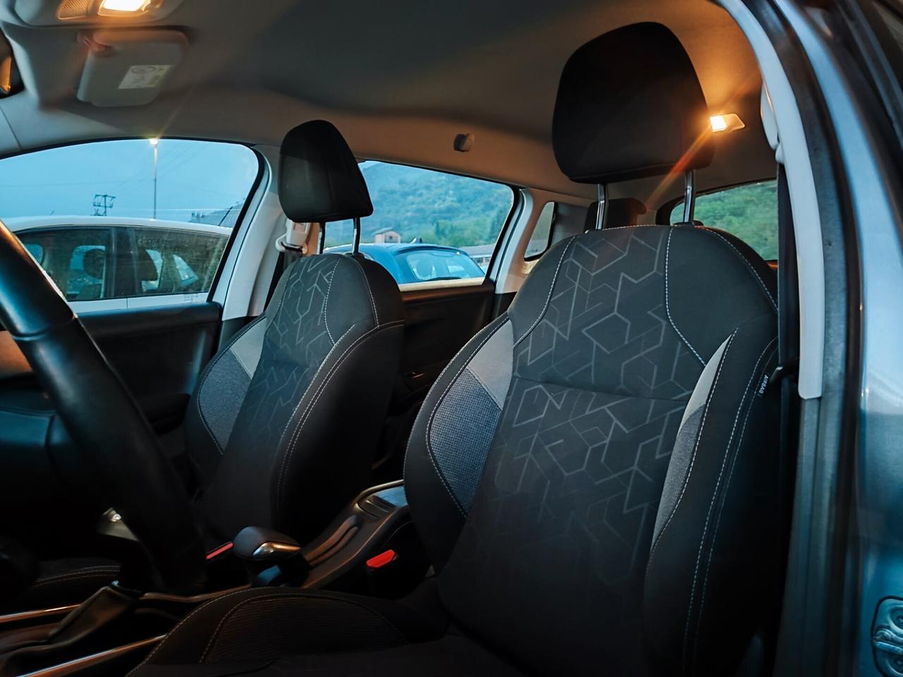 Peugeot 2008 BlueHDi 100 S&S Black Matt