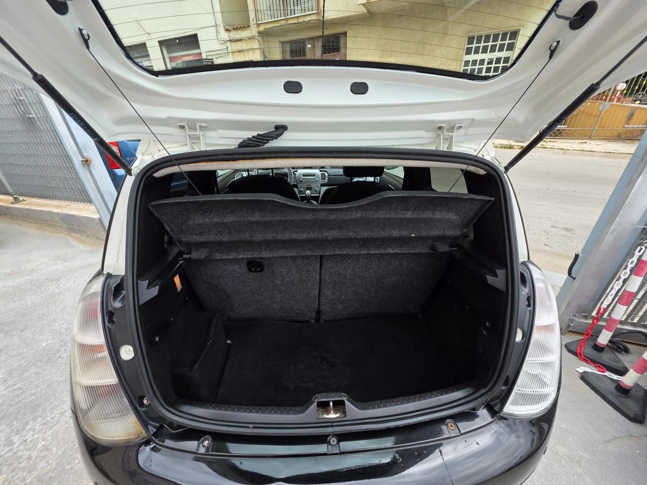 Lancia Ypsilon 1.3 MJT 105 CV Sport MomoDesign