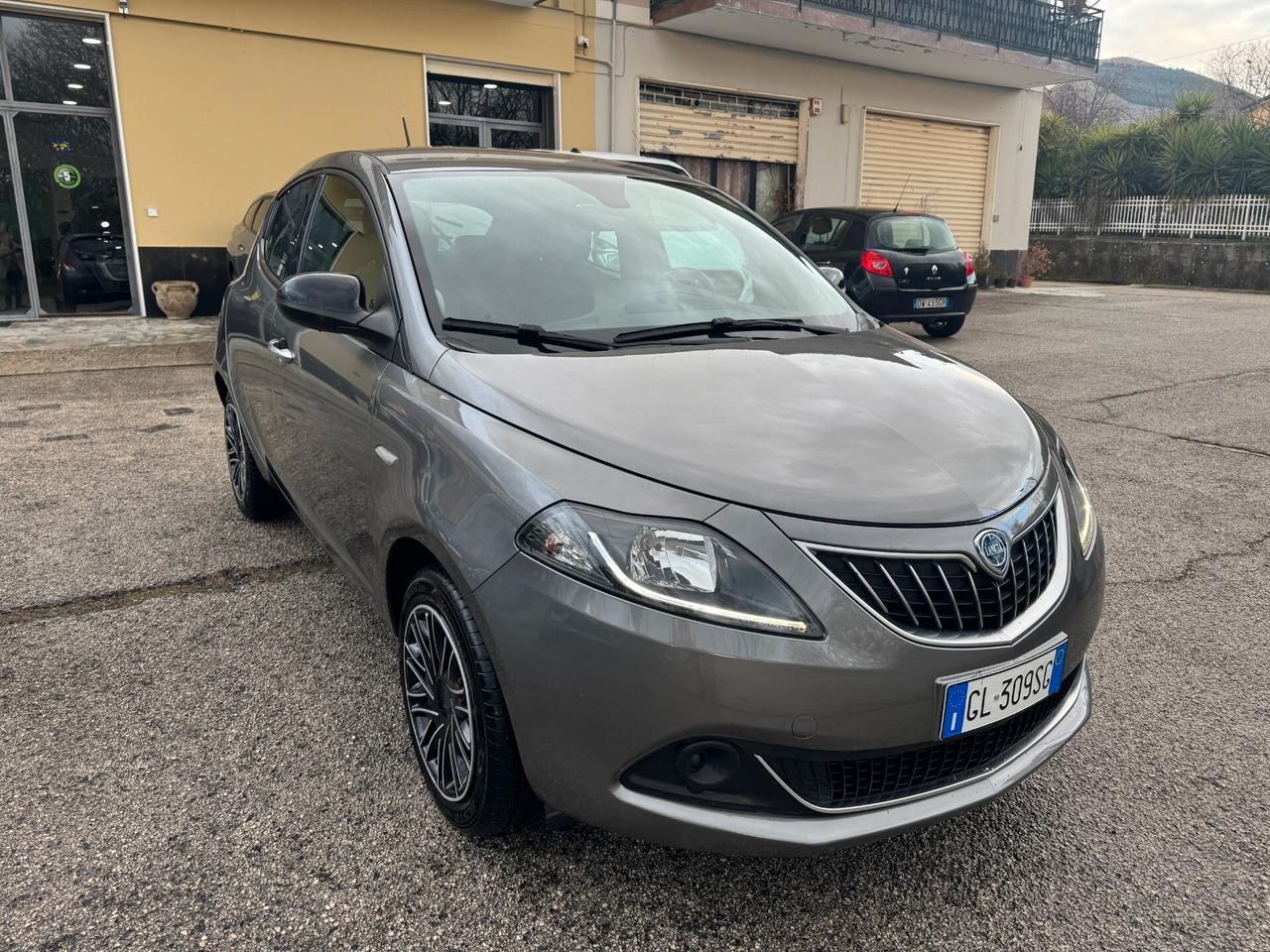Lancia Ypsilon 1.0 FireFly 5 porte S&S Hybrid Silver Plus