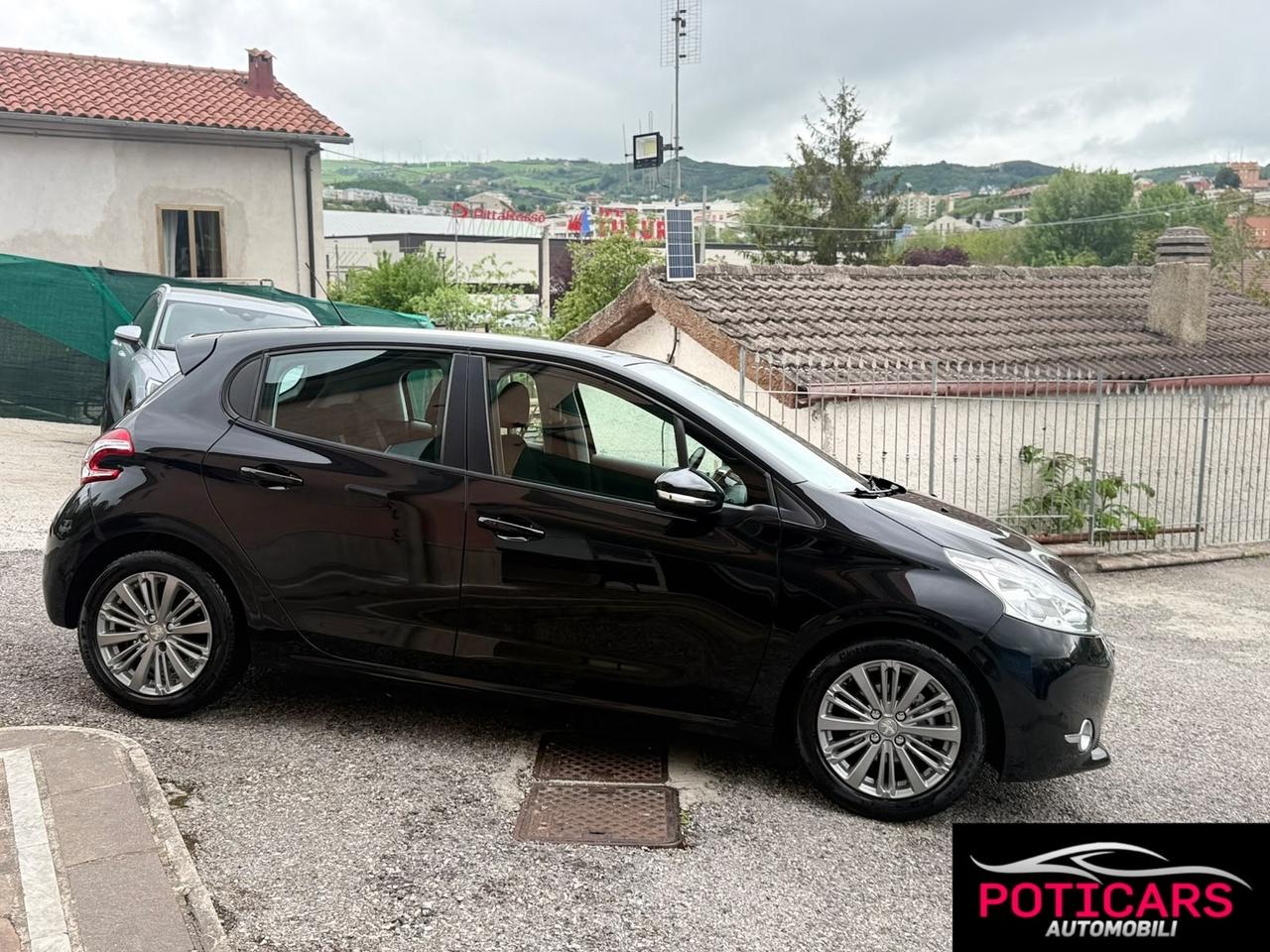 Peugeot 208 1.4 HDi 68 CV 5 porte Active Automatica