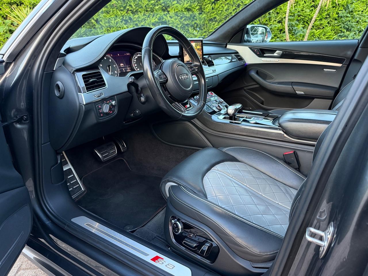 Audi S8 4.0 V8T BITURBO - FULL OPT - TAGLIANDATA -