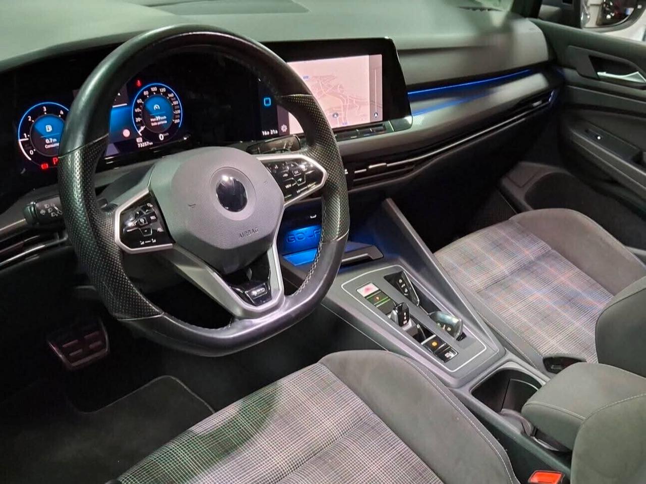 Volkswagen Golf 2.0 TDI DSG GTD 200cv