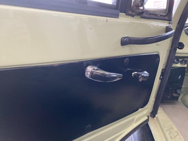 MERCEDES-BENZ AUTOCARRO RIBALTABILE TRILATERALE UNIMOG