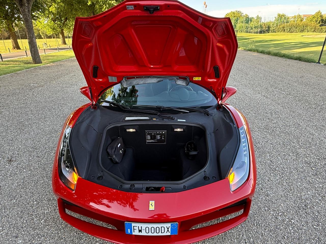 Ferrari 488 GTB + iva 22% - ha 10.900 km ! PREZZO TOP ITALIA -