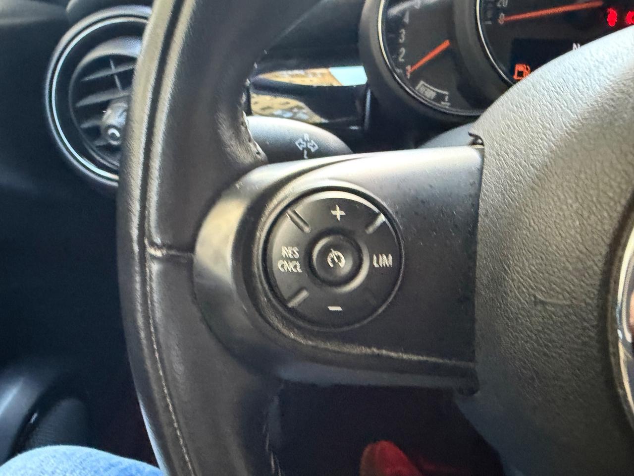 Mini 1.5 Cooper D Business