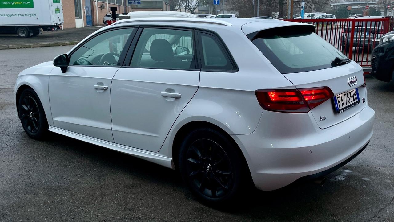 AUDI A3 SPB 1.6 ULTRA ATTRACTION TDI 110CV - FULL LED, NEOPATENTATI