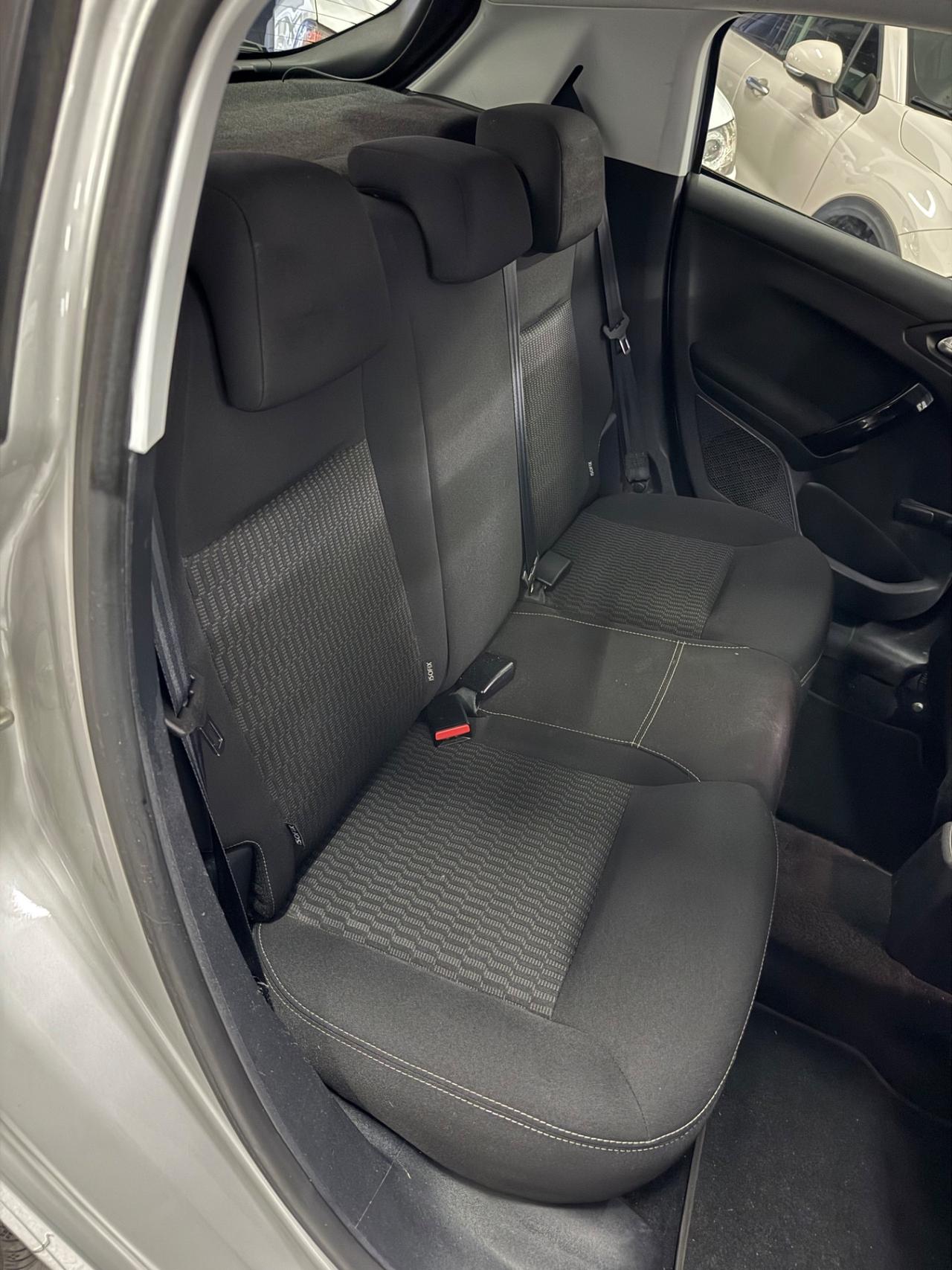 Peugeot 208 puretech 82 5p GPL ALLURE