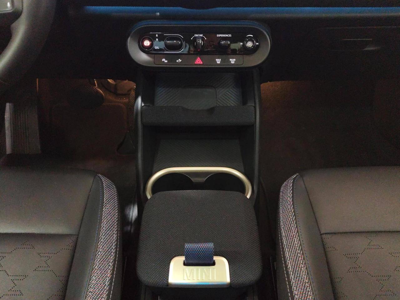 MINI Countryman D 48V "Pacchetto M" Classic