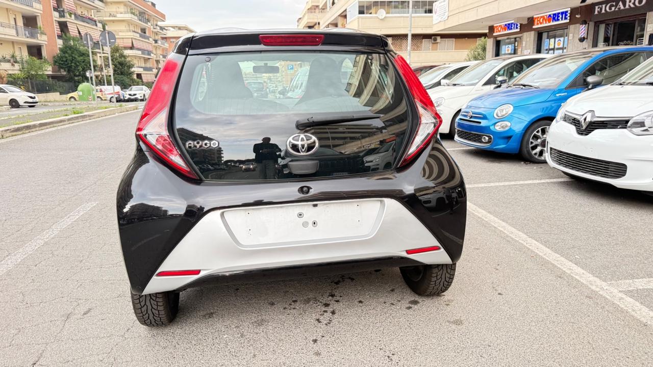 Toyota Aygo Connect 1.0 VVT-i 72 CV 5 porte x-play LED NAVI KAMERA PDC BLUETOOTH CERCHI 16