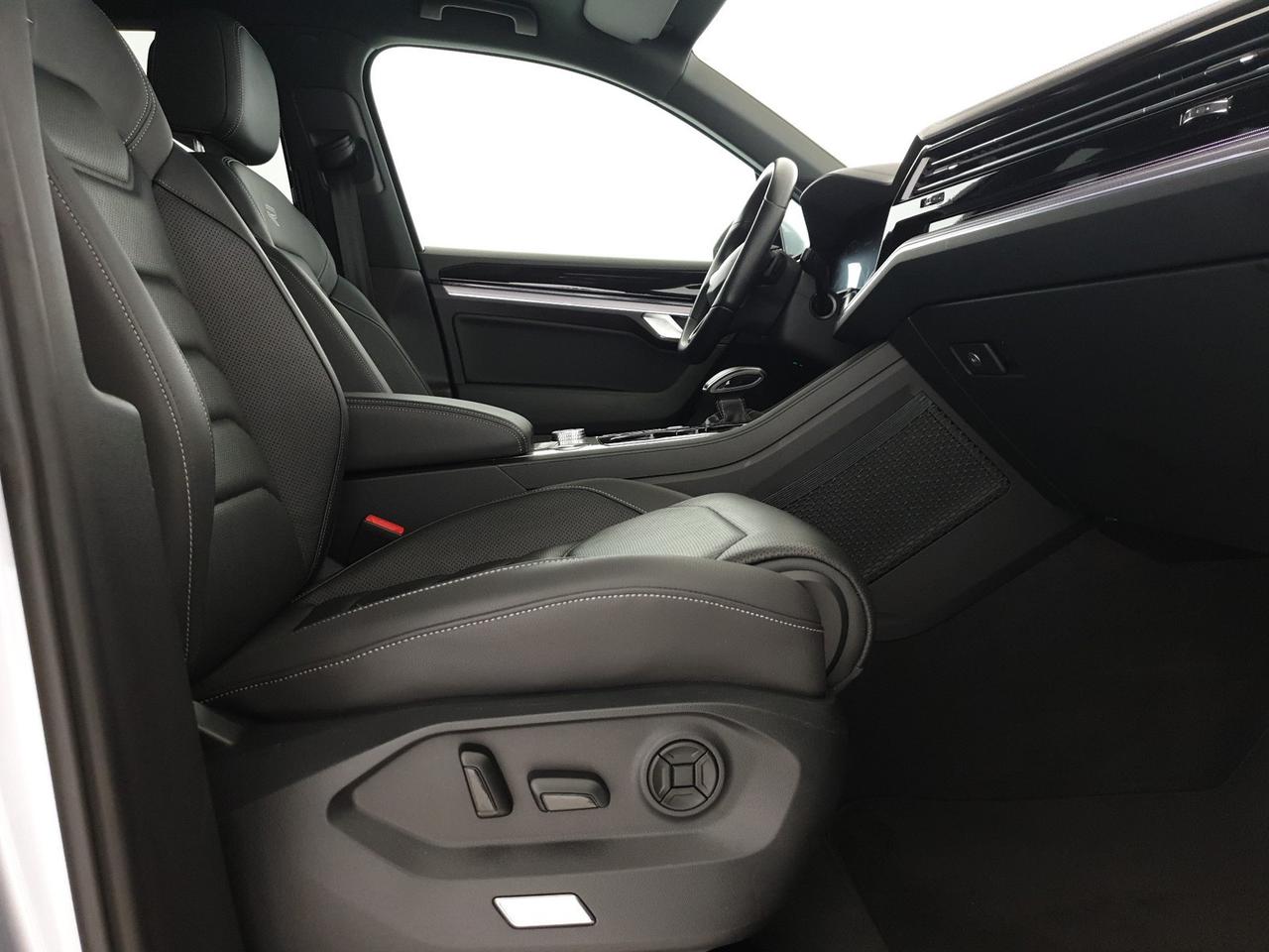 Volkswagen Touareg 3.0 v6 tdi elegance r-line exterior pack 286cv tiptronic