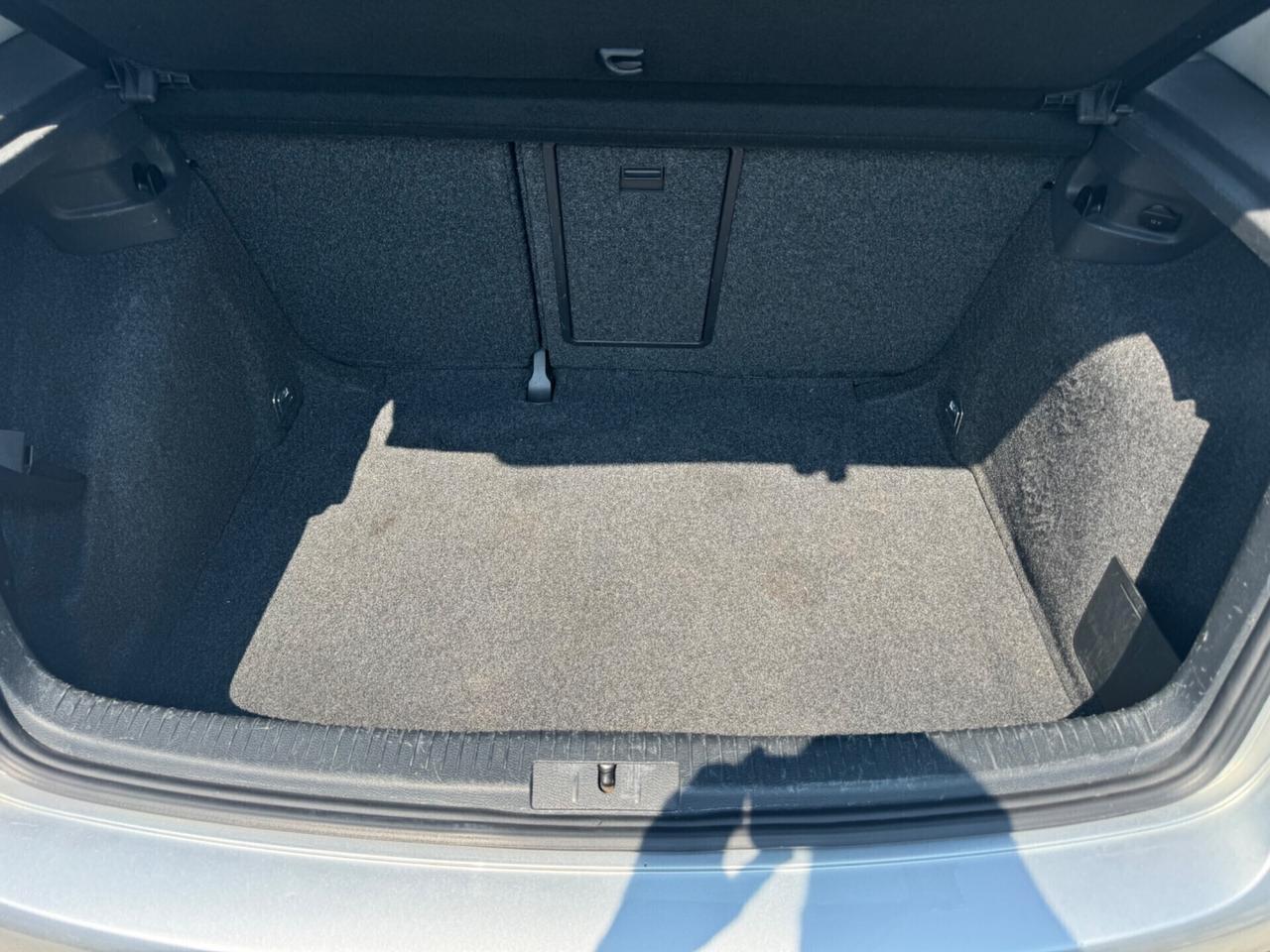 Volkswagen Golf 1.6 5p. United benzina