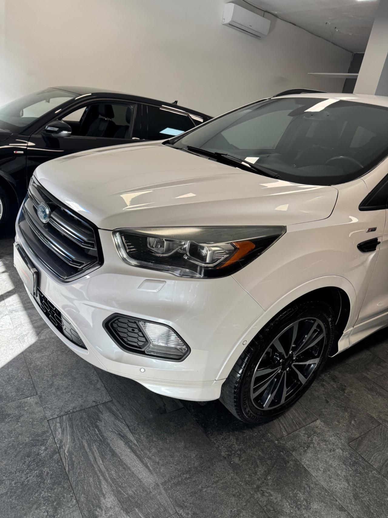 Ford Kuga 1.5 TDCI 120 CV ST-Line Finanziabile