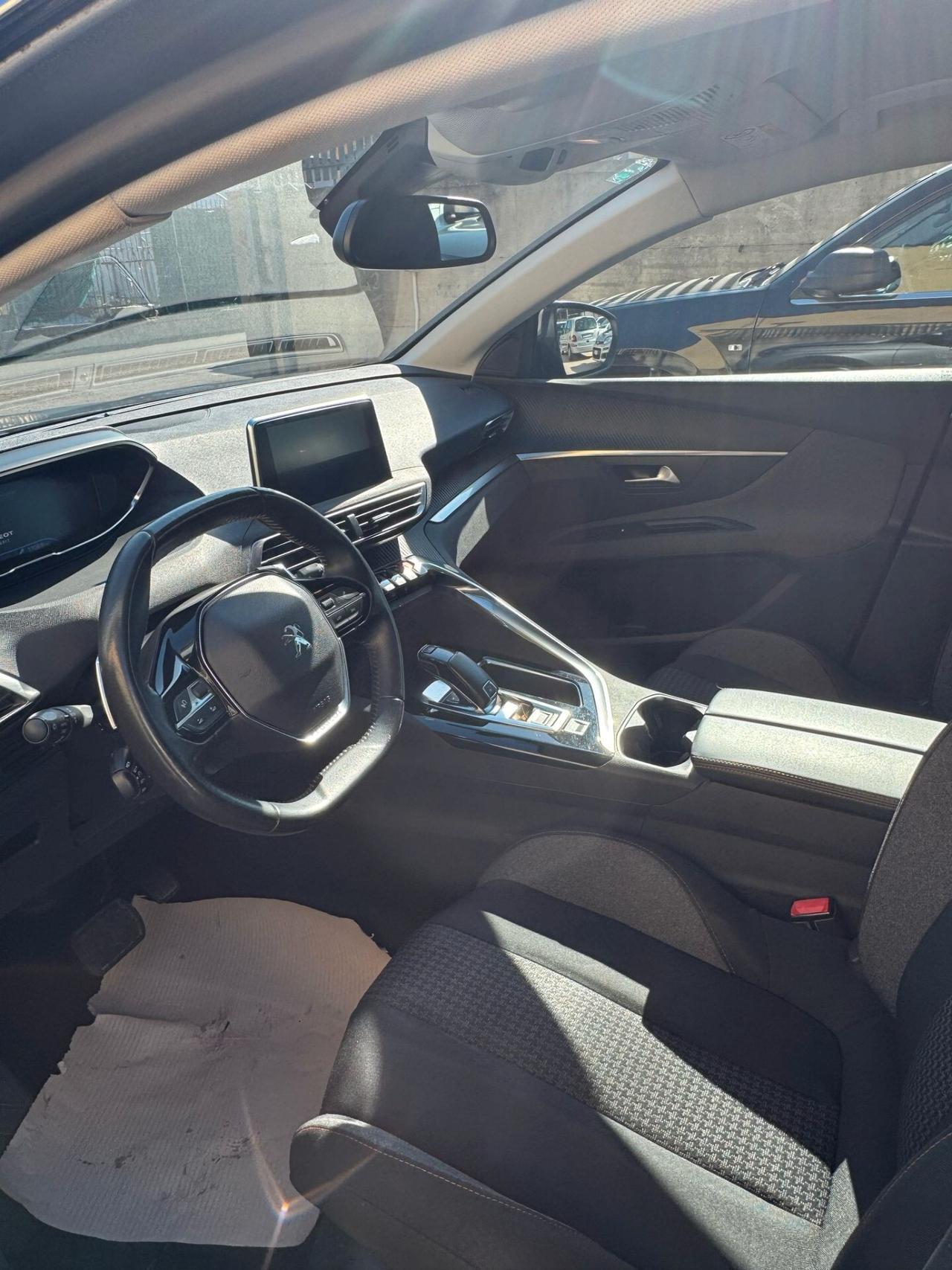Peugeot 3008 BlueHDi 130 S&S EAT8 Business